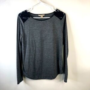 Banana Republic charcoal gray scoop neck Tee black lace shoulder long sleeve M
